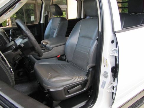 Used 2017 RAM 3500 Tradesman w/ Chrome Appearance Group AWD/4WD image 14