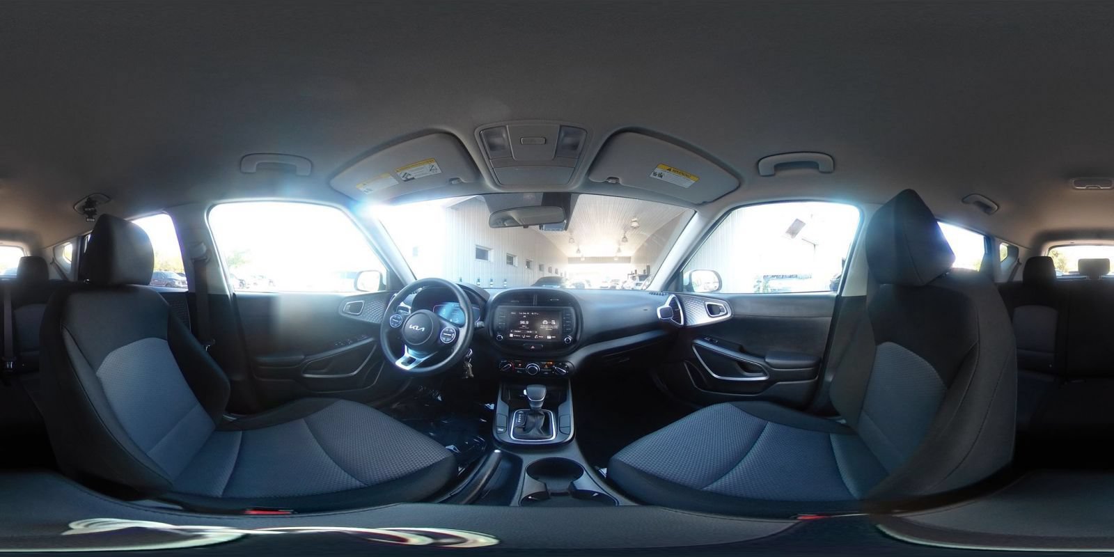 Used 2025 Kia Soul LX w/ LX Technology Package FWD image 39