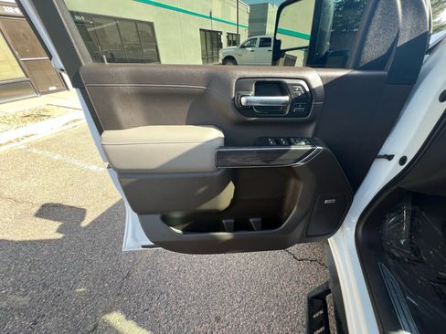 Used 2020 Chevrolet Silverado 2500 LTZ w/ Technology Package AWD/4WD image 19