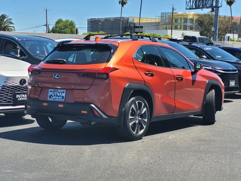 Used 2019 Lexus UX 250h w/ Premium Package AWD/4WD image 4