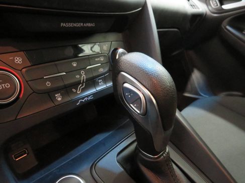 Used 2017 Ford Focus SE image 21