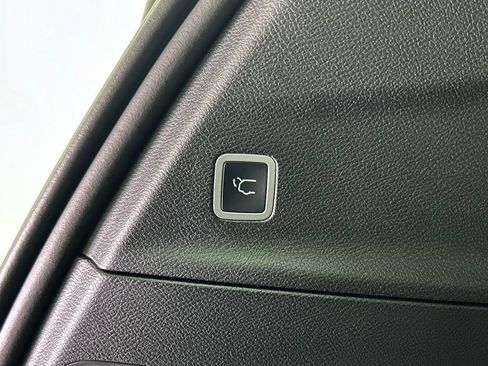 New 2026 Chrysler Pacifica Select AWD/4WD image 11