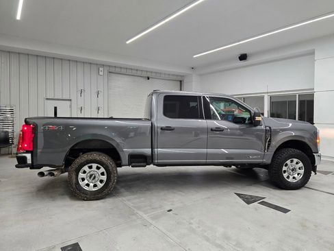 Used 2023 Ford F250 XLT AWD/4WD image 8