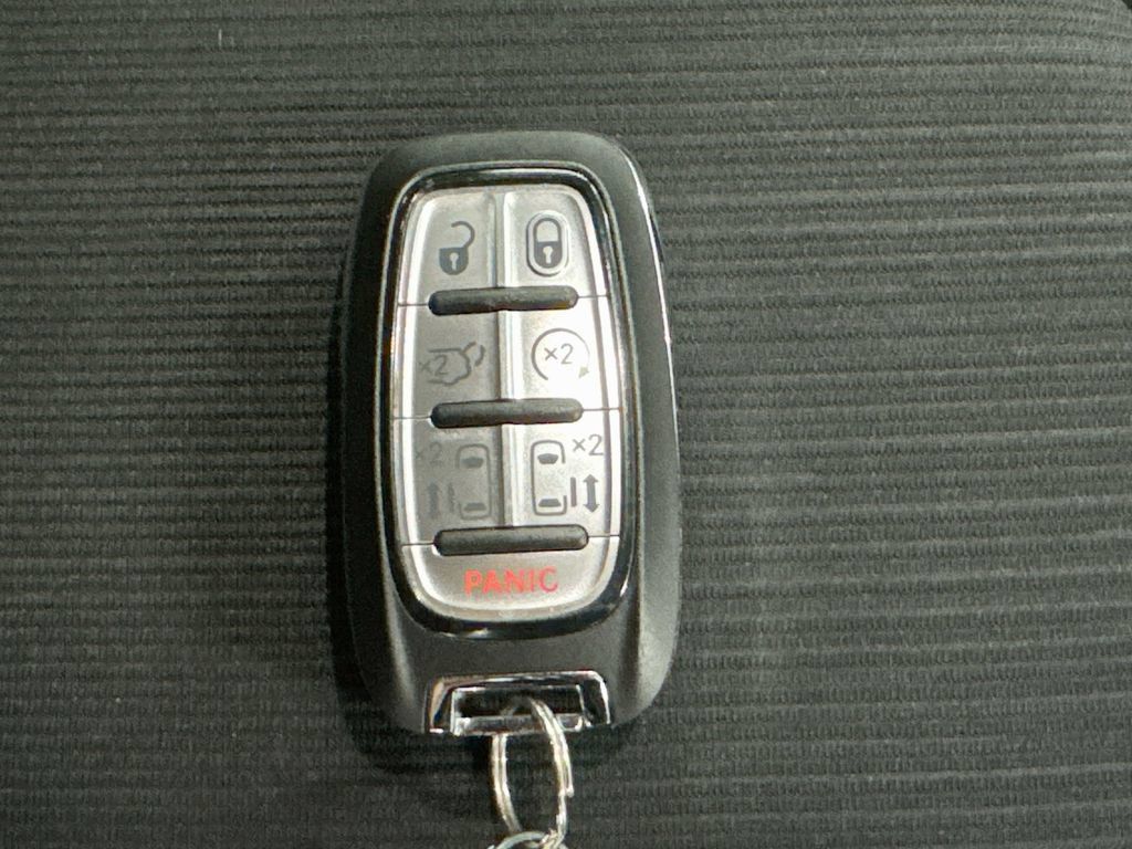 Used 2019 Chrysler Pacifica Touring Plus w/ S Appearance Package FWD image 31