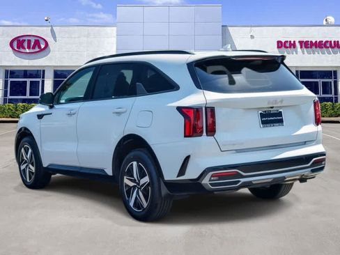 Certified 2023 Kia Sorento EX w/ Panoramic Sunroof Package FWD image 6