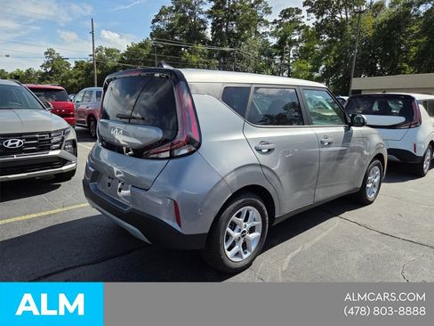 Used 2025 Kia Soul LX w/ LX Technology Package FWD image 14