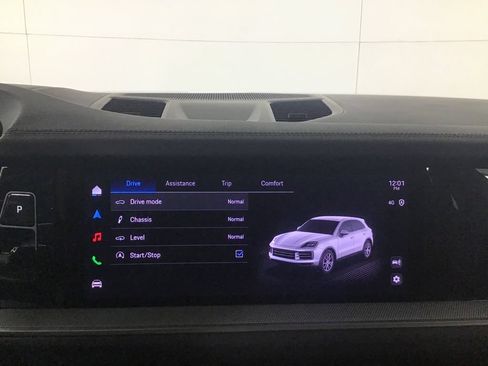 Certified 2024 Porsche Cayenne S AWD/4WD image 36