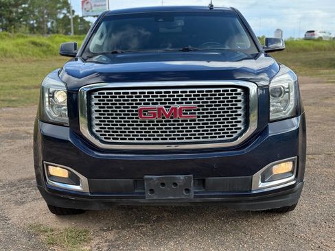 Used 2017 GMC Yukon XL Denali w/ Open Road Package RWD image 8