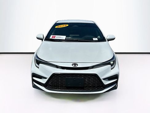 Used 2025 Toyota Corolla SE w/ Convenience Package FWD image 4