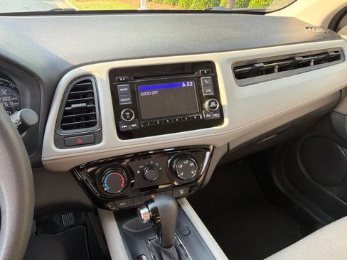 Used 2016 Honda HR-V LX image 14