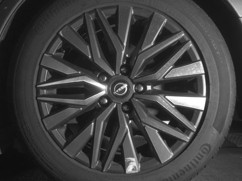 Used 2025 Nissan Altima 2.5 SV FWD image 16