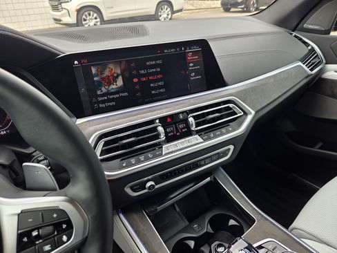 Certified 2023 BMW X5 xDrive40i w/ M Sport Package AWD/4WD image 17