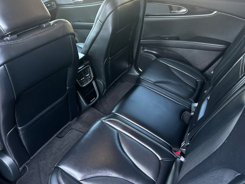 Certified 2021 Lincoln Nautilus FWD image 11