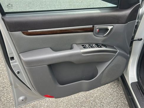 Used 2012 Hyundai Santa Fe GLS FWD image 8
