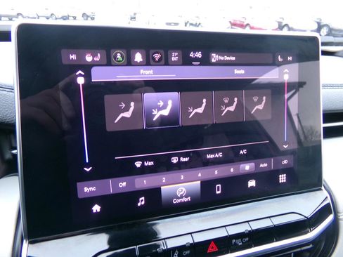 Used 2025 Jeep Compass Limited image 16