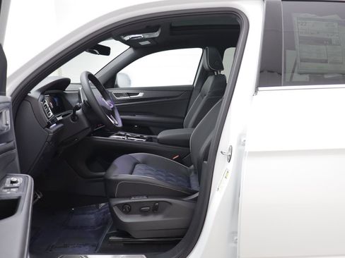 New 2026 Volkswagen Atlas Cross Sport SEL Premium R-Line image 5