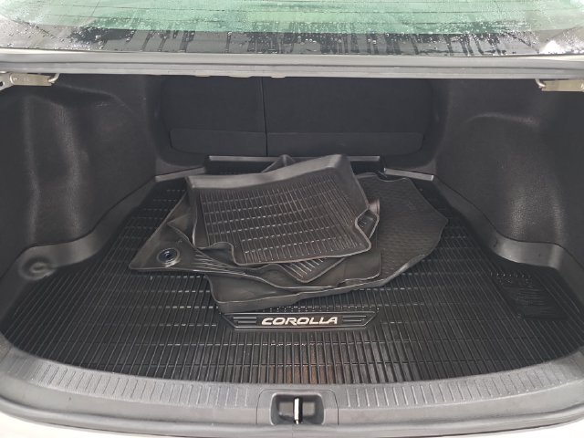 Used 2020 Toyota Corolla LE FWD image 32