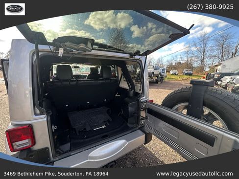 Used 2014 Jeep Wrangler Unlimited Sahara w/ Dual Top Group image 41