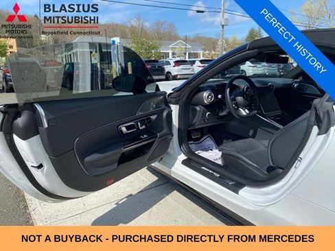 Used 2022 Mercedes-Benz SL 55 AMG 4MATIC w/ Driver Assistance Package image 26