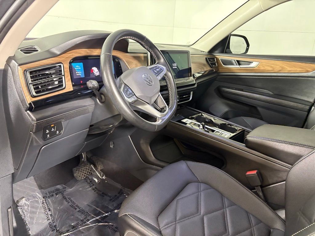 Used 2024 Volkswagen Atlas SE FWD image 23