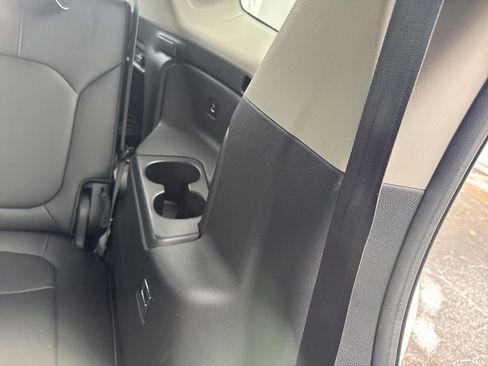 Used 2023 Honda Pilot Elite image 37