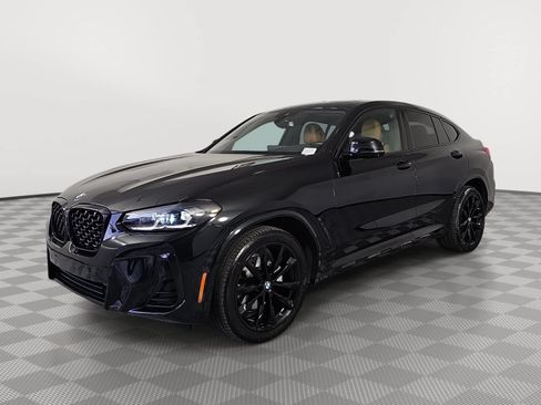 Used 2025 BMW X4 xDrive30i w/ M Sport Package AWD/4WD image 4