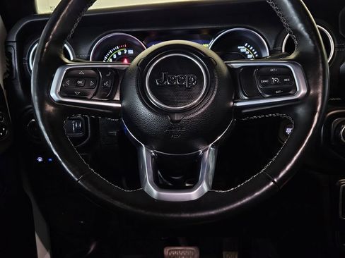 Used 2023 Jeep Wrangler Unlimited Sahara w/ Cold Weather Group AWD/4WD image 10