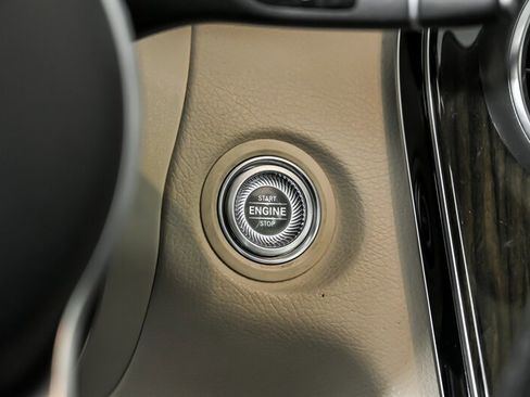 Used 2019 Mercedes-Benz C 300 Sedan image 27