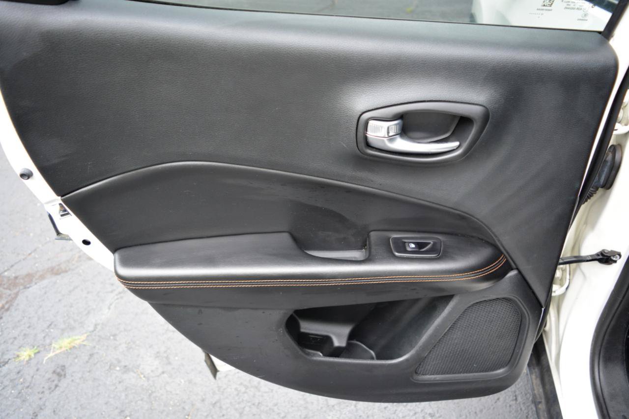 Used 2020 Jeep Compass Limited FWD image 11