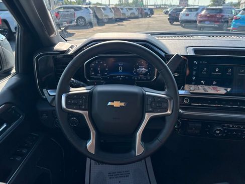 Used 2025 Chevrolet Silverado 1500 LT AWD/4WD image 20