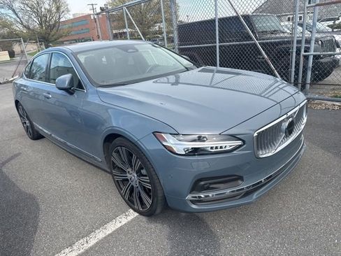 Used 2022 Volvo S90 B6 Inscription w/ Advanced Package image 5