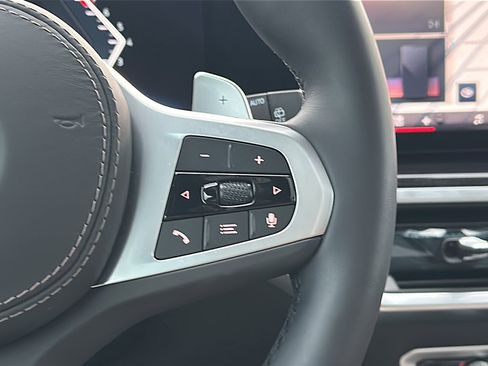 Certified 2025 BMW X5 xDrive40i w/ M Sport Package image 28