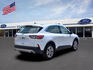 Used 2022 Ford Escape SEL video 3
