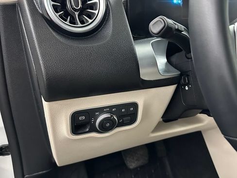 Used 2022 Mercedes-Benz GLB 250 4MATIC image 14