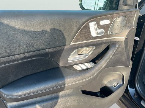 Used 2024 Mercedes-Benz GLS 450 4MATIC image 15