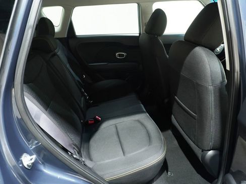 Used 2016 Kia Soul + FWD image 13