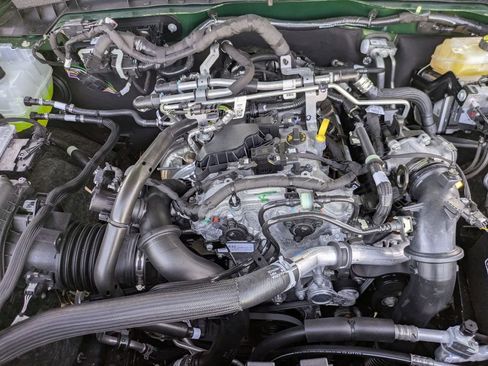 New 2025 Ford Bronco 4-Door image 48