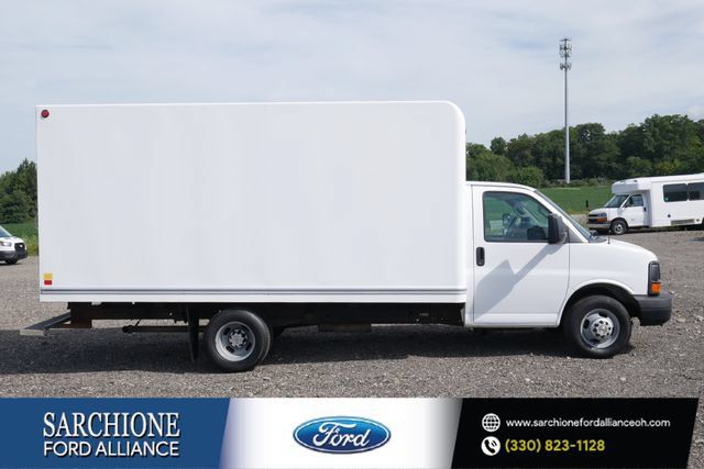Used 2016 Chevrolet Express 3500 RWD image 1