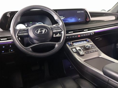 Used 2023 Hyundai Palisade Calligraphy w/ Winter Package image 2