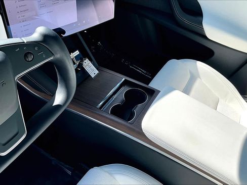 Used 2022 Tesla Model X image 14