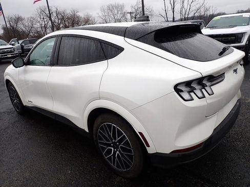 Certified 2025 Ford Mustang Mach-E Premium image 5