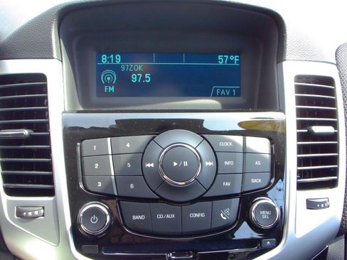 Used 2016 Chevrolet Cruze LT FWD image 20