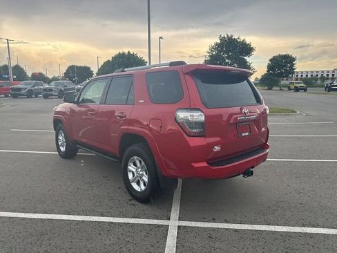 Used 2021 Toyota 4Runner SR5 Premium w/ Moonroof Package image 3