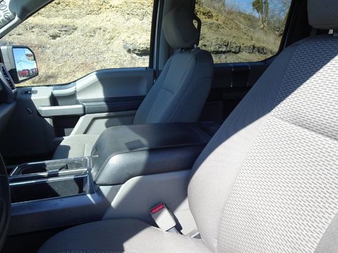 Used 2016 Ford F150 XLT w/ Equipment Group 302A Luxury image 19