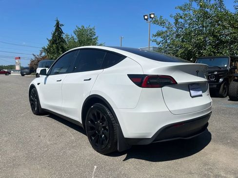 Used 2023 Tesla Model Y Long Range AWD/4WD image 5