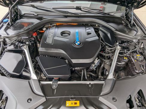 Used 2018 BMW 530e 530e iPerformance image 26