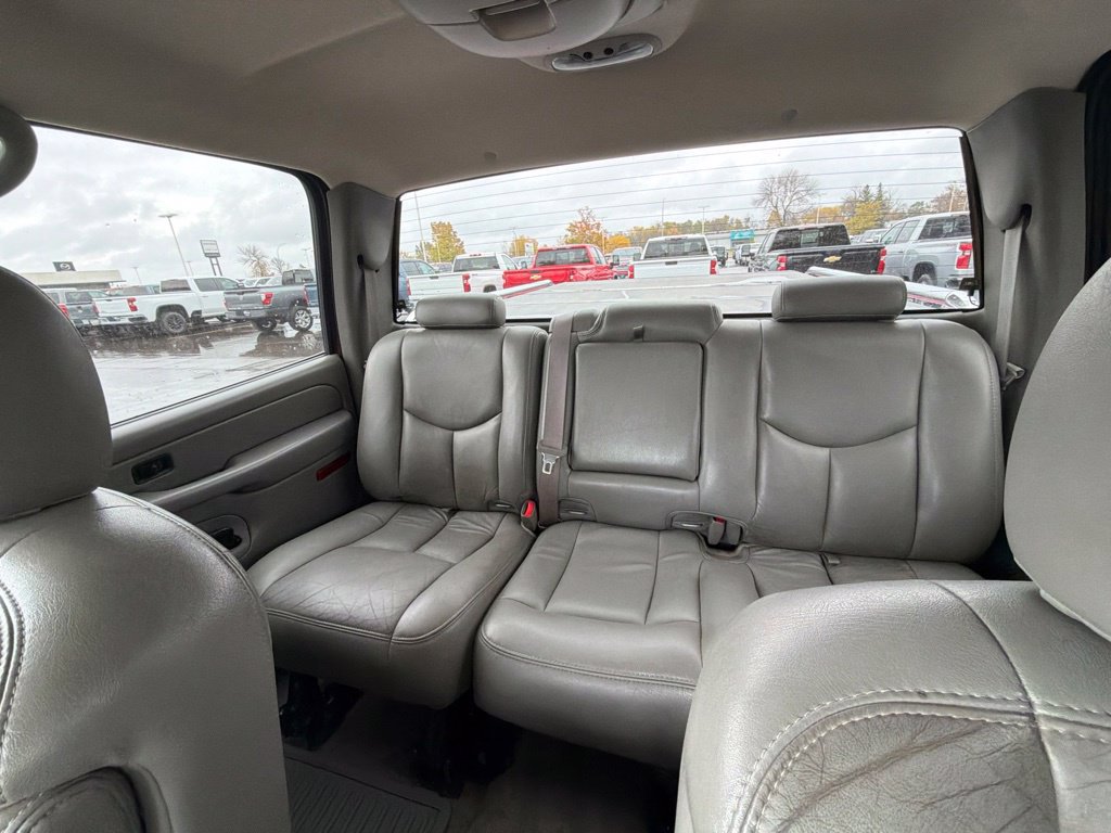 Used 2006 Chevrolet Silverado 2500 W/T AWD/4WD image 24
