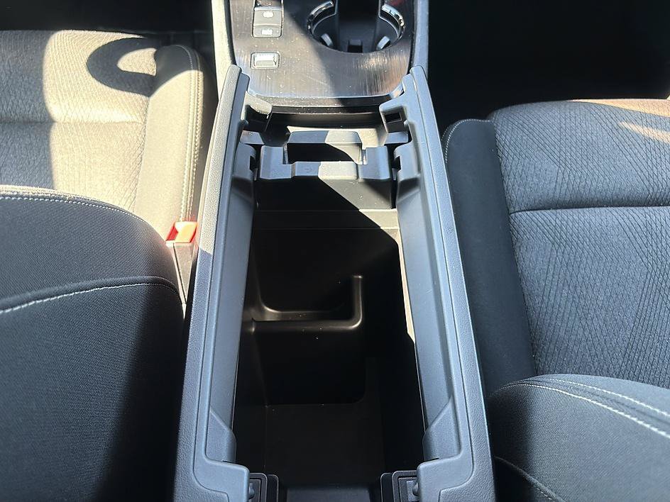 Certified 2025 Nissan Rogue SV FWD image 34