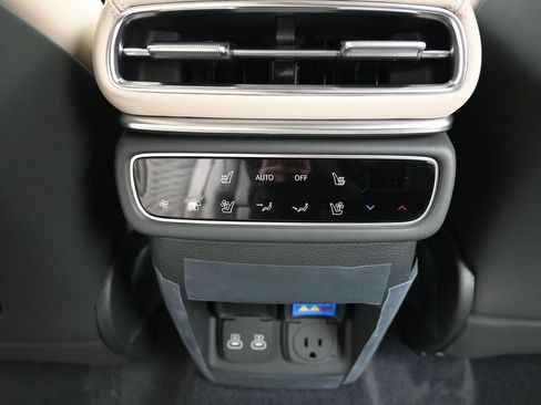 New 2026 Genesis GV80 3.5T e-SC AWD/4WD image 17