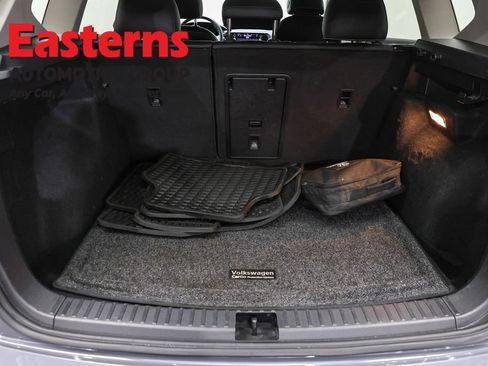 Used 2022 Volkswagen Taos SE AWD/4WD image 9